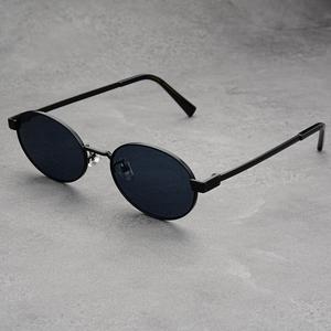 2025 Retro Round Sunglasses Unisex Metal Gradient <strong>Lens</strong> Travel Fashionable Luxury White Gold Red Pink for Women Men - Product Image 3