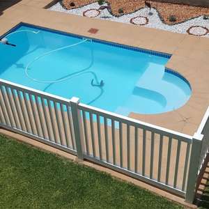 أحدث تصميم ألواح سياج فينيل أبيض من كلوريد البولي فينيل ، سياج خارجي للخصوصية الجميلة لحمام السباحة - Product Image 1