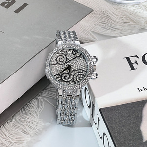 Montre de luxe pour femmes en argent avec cristaux, cadran pavé de diamants, bracelet en acier inoxydable, montre-bracelet à quartz - Product Image 1