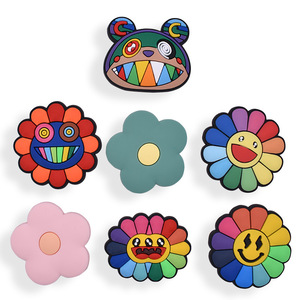 Aimant de réfrigérateur souvenir en PVC souple personnalisé avec fleur colorée - Product Image 2