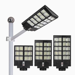 Lampadaire solaire LED 300W à corps séparé avec détecteur de mouvement IP65 pour extérieur, abat-jour en silicone, conception intégrée - Product Image 3