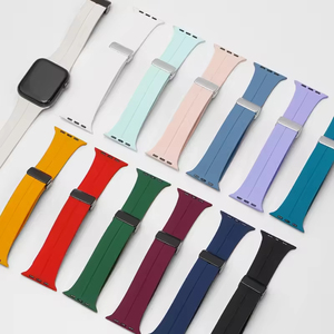Bracelets de montre en silicone magnétique colorés personnalisés pour toutes les séries de montres 38/40/41/42/44/45/49 mm, imperméables et respirants - Product Image 1