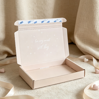 Boîtes d'expédition cosmétiques en carton ondulé recyclé verni avec logo personnalisé, fermeture magnétique et poignée pour sérum de soin de la peau et produits de beauté