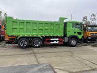 Camion benne HOWO 375HP d'occasion 6X4 avec conduite à gauche, moteur diesel Weichai Euro 5 pour terrains accidentés et conditions difficiles