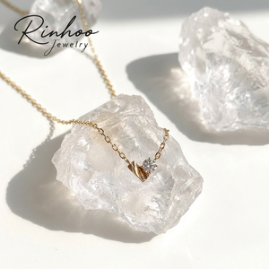 RINHOO Collana con ciondolo a forma di cuore con zirconi, minimalista e lussuosa, placcata in oro 18 carati, catena per clavicola, per donna, gioielli da matrimonio - Product Image 1