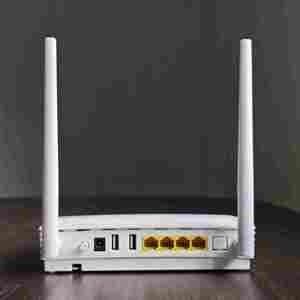 ONT GPON/EPON de haute qualité avec micrologiciel anglais et modem fibre haute vitesse avec services vidéo IPTV 4GE 2,4 GHz - Product Image 1