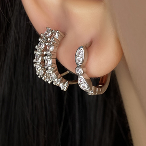Pendientes de Aro Huggie de Moda con Baño de Oro de 18k y Circonitas 3A Impermeables para Mujer - Product Image 5
