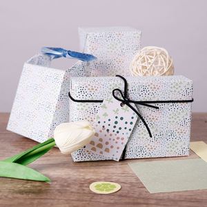 Papier de soie d'emballage de cadeau d'anniversaire coloré enduit jetable de haute qualité avec des conceptions amusantes pour des citations de papier brillant polices mignonnes - Product Image 3