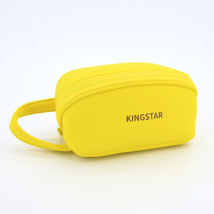 <span class=keywords><strong>Borsa</strong></span> <span class=keywords><strong>Organizer</strong></span> Cosmetica in Neoprene con Cerniera e Logo Personalizzato, Gialla, per Trucchi e Prodotti di Bellezza, Ideale per l'Estate - Product Image 3