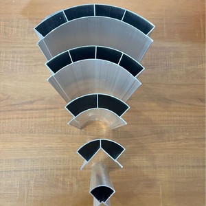 GQK GW1261 Bande de finition en alliage d'aluminium robuste, sans peinture, pour revêtement intérieur, bande de scellement des bords sans joint - Product Image 1