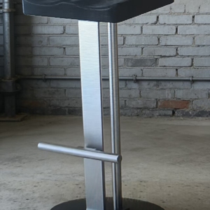 Taburete de Bar Moderno y Resistente de Metal con Estructura de Hierro - Taburete Alto de Uso Comercial - Product Image 2