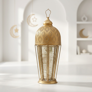 Lanterne à bougie marocaine en métal doré faite à la main avec verre mercure pour la décoration de la maison pendant le Ramadan et les événements 2027 - Product Image 1