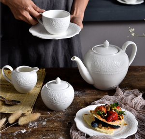 Cafetière classique française en céramique embossée, ensemble crémier et tasses à café, service de thé de l'après-midi européen en céramique avec tasses et soucoupes - Product Image 1