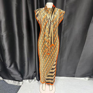 Nuova Abaya Musulmana all'Ingrosso con Stampa a <span class=keywords><strong>Gruppo</strong></span>, Gonna Lunga Plissettata Elegante Taglie Forti, Abito Estivo per Vendita Transfrontaliera - Product Image 1