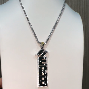 תליון יהלומים בהתאמה אישית עם תעודת GRA, תליון אנכי עם שם/אות, כסף 925, משובץ במלואו ב-VVS, תליון מוסאניט בסגנון ראפר. - Product Image 3