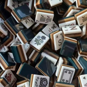 Jeu de tuiles de mahjong de luxe moderne en acrylique à 2 couches, jeu de mahjong chinois avec logo personnalisé, ensemble de tuiles Lyla - Product Image 1