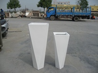 Pot Bunga Fiberglass Persegi Desain Modern Eropa, Berlapis Kaca, Tahan Lama, Ramah Lingkungan, Kapasitas 10L untuk Taman, Hotel, dan Proyek Tanaman