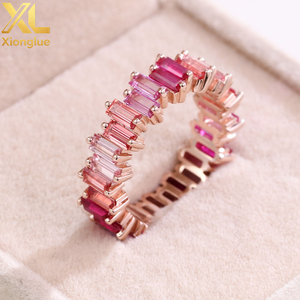 Anillo de Lujo con Gradiente Rosa Padparadscha, Diamantes Baguette Cultivados en Laboratorio, Oro, Bonito Regalo para Boda, Compromiso, Aniversario, Uso Diario - Product Image 3