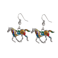Offre Spéciale populaire qualité en alliage de Zinc pendentif chaîne bijoux créatif émail course cheval collier cadeau pour les femmes amoureux des animaux