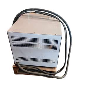 Cargador de Batería Doosan 80V 100A Trifásico 220V 60Hz Para Montacargas Eléctrico de Uso Industrial - Product Image 4