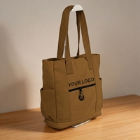 Sac fourre-tout spacieux marron avec poche zippée, logo personnalisé, sac à bandoulière durable, multi-poches, MOQ 50 pour les voyages et les sorties à la plage