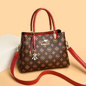 Bolso de Mano Plegable para Mujer, Estilo Moderno 2026 Hecho con material de PU de alta calidad. Diseño Antirrobo y Duradero. Cierre de cremallera. - Product Image 5