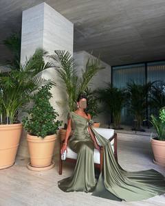 <span class=keywords><strong>Robe</strong></span> de soirée <span class=keywords><strong>arabe</strong></span> vert olive Sharon Said SF162 à épaules dénudées avec cape à fleurs 3D pour femme, <span class=keywords><strong>robe</strong></span> de mariée longue jusqu'au sol - Product Image 3