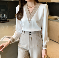 Chemisier blanc à manches longues pour femme, col en v, mousseline De soie, broderie, vente en gros, 8301
