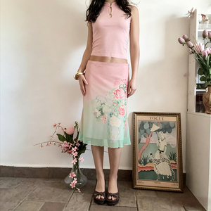 Conjunto de Top Corto y Falda Midi con Estampado Botánico, Estilo Chino, Color Verde Menta, con Detalles en Malla Elástica - Product Image 1