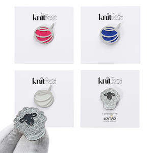 Pins de Solapa Esmaltados en Plata con Diseño 2D/3D Encantador, Logotipo Metálico Personalizado con Tarjeta de Empaque para Regalo o Accesorio Festivo - Product Image 1