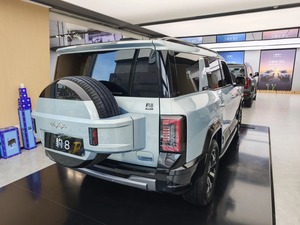 SUV Cinese a 5 Porte e <span class=keywords><strong>7</strong></span> <span class=keywords><strong>Posti</strong></span>, SUV di Grande Successo, <span class=keywords><strong>7</strong></span> <span class=keywords><strong>Posti</strong></span> di Medie-Grandi Dimensioni BYD Leopard 8 - Product Image 4