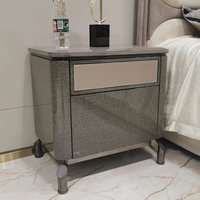 Italienisches Luxus-Lederbett für das Hauptschlafzimmer, 1,8 Meter Bett, modern, schlicht, neu, Doppelbett, Ganzhausanpassung möglich