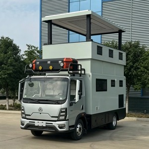 Camioneta HOWO de <span class=keywords><strong>Dos</strong></span> Pisos <span class=keywords><strong>para</strong></span> Expediciones Todoterreno con Balcón en la Azotea, Casa Rodante Móvil de Doble Plataforma <span class=keywords><strong>para</strong></span> Viajes Fuera de la Red - Product Image 3