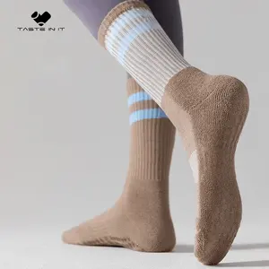 Meilleures ventes Chaussettes de yoga d'intérieur Taille régulière 100% Chaussettes de pilates antidérapantes en coton