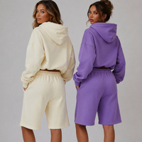 Ensemble de survêtement décontracté et confortable personnalisé : Hoodie oversize brodé avec appliqué zippé et short baggy 3/4