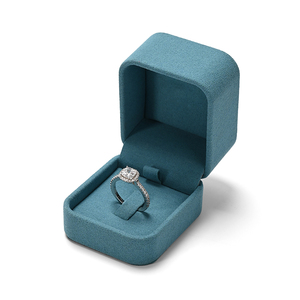 Caja de Joyería para Anillos y Aretes de Microfibra con Logotipo Personalizado FANXI, con Forro Extraíble - Product Image 2