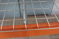 Plancher de stockage en U inversé à poutres étagées, sur mesure, fabricant chinois de planchers métalliques en vrac pour rayonnages de palettes pour entrepôt