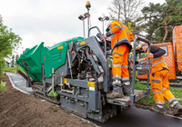 Niveleuse à asphalte Wirtgen Hamm Vogele Super 800 à moteur pour la construction routière et le pavage urbain