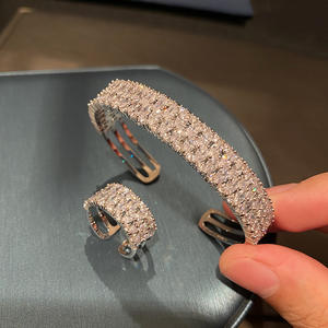 Conjunto de joyas al por mayor, anillo de pulsera ancho de diamante completo de oro blanco, versión estrecha, anillo de pulsera de fiesta de cena a la moda - Product Image 1