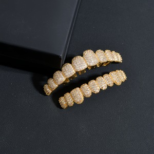 Grillz style Hip Hop entièrement sertis de diamants, 10 dents micro-incrustées, prothèses dentaires unisexes pour soirée - Product Image 3