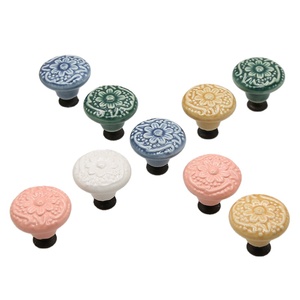 Tiradores de cajón antiguos de cerámica redondos para muebles Tiradores coloridos con cara de flores en relieve - Product Image 5