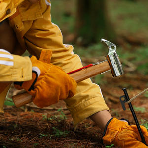 Marteau multifonctionnel d'extérieur avec manche en bois et tête en fer, outil de sécurité durable pour tente de camping et auvent, 30 cm - Product Image 2