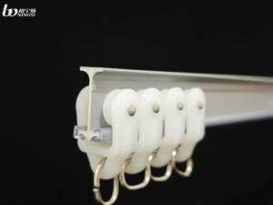 <span class=keywords><strong>2025</strong></span> Trung Quốc nhà máy trực tiếp bán hợp kim nhôm đường sắt Rèm cho cửa sổ khách sạn trang trí - Product Image 2