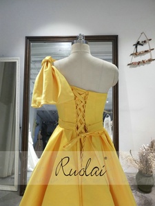 RUOLAI OEV-L4384 Elegante Abito da Sera <span class=keywords><strong>Lungo</strong></span> Monospalla <span class=keywords><strong>con</strong></span> Fiocco e <span class=keywords><strong>Spacco</strong></span>, <span class=keywords><strong>Vestito</strong></span> da Cerimonia Africano Giallo in <span class=keywords><strong>Raso</strong></span> - Product Image 5