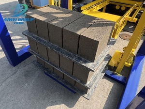 Thông minh hình thành <span class=keywords><strong>QT</strong></span> 4-15 hallow khối sản xuất hoàn toàn tự động bê tông Interlock của máy làm gạch - Product Image 6