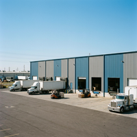 Bâtiment d'entrepôt en acier sur mesure, hangar industriel préfabriqué en métal pour un stockage et une logistique personnalisés