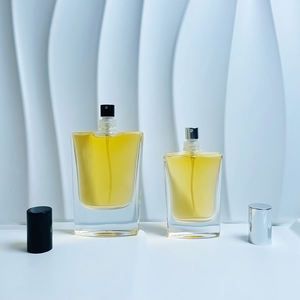 Nuevas Botellas de Perfume Cuadradas Personalizadas de Vidrio de 30ml/50ml/100ml con Pulverizador de Lujo y Tapa Recargable - Product Image 1
