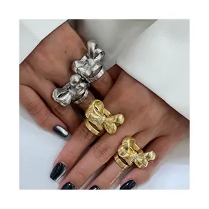 2024 pollici alla moda anelli placcati in oro 18K con diamanti a forma di fiocco gioielli in rame alla moda da donna per feste regalo di fidanzamento matrimonio