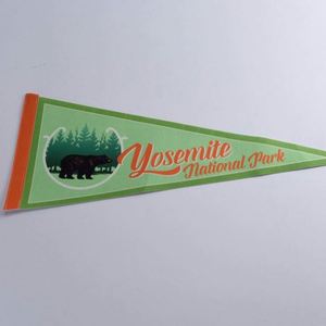 Drapeaux triangulaires en feutre personnalisés - Accessoires non tissés pour le camping et les événements en plein air - Couleurs vives - Product Image 2