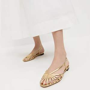 صنادل بسعر الجملة من المصنع بشعار مخصص للفتيات والسيدات بكعب منخفض للنساء - Product Image 4